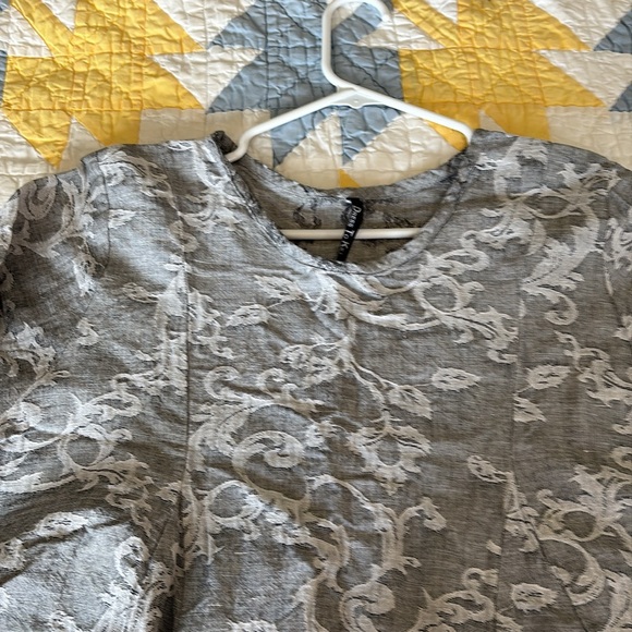 Elegant Gray Women's Top. Dressed to Kill light grey. Perfect - Picture 2 of 2